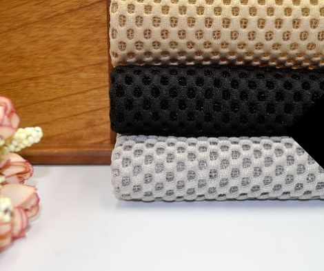 什么是三明治<a href=http://m.jhxg.com.cn/ target='_blank'>面料</a>？三明治面料價(jià)格多少？