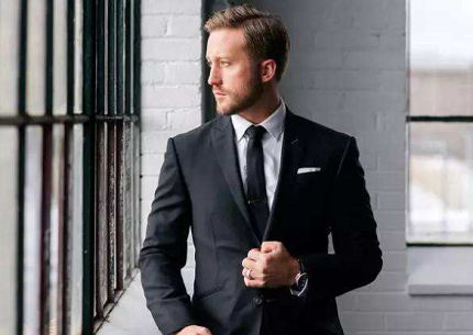 西服<a href=http://m.jhxg.com.cn/ target='_blank'><a href=http://m.jhxg.com.cn/ target='_blank'>面料</a>知識</a>大全